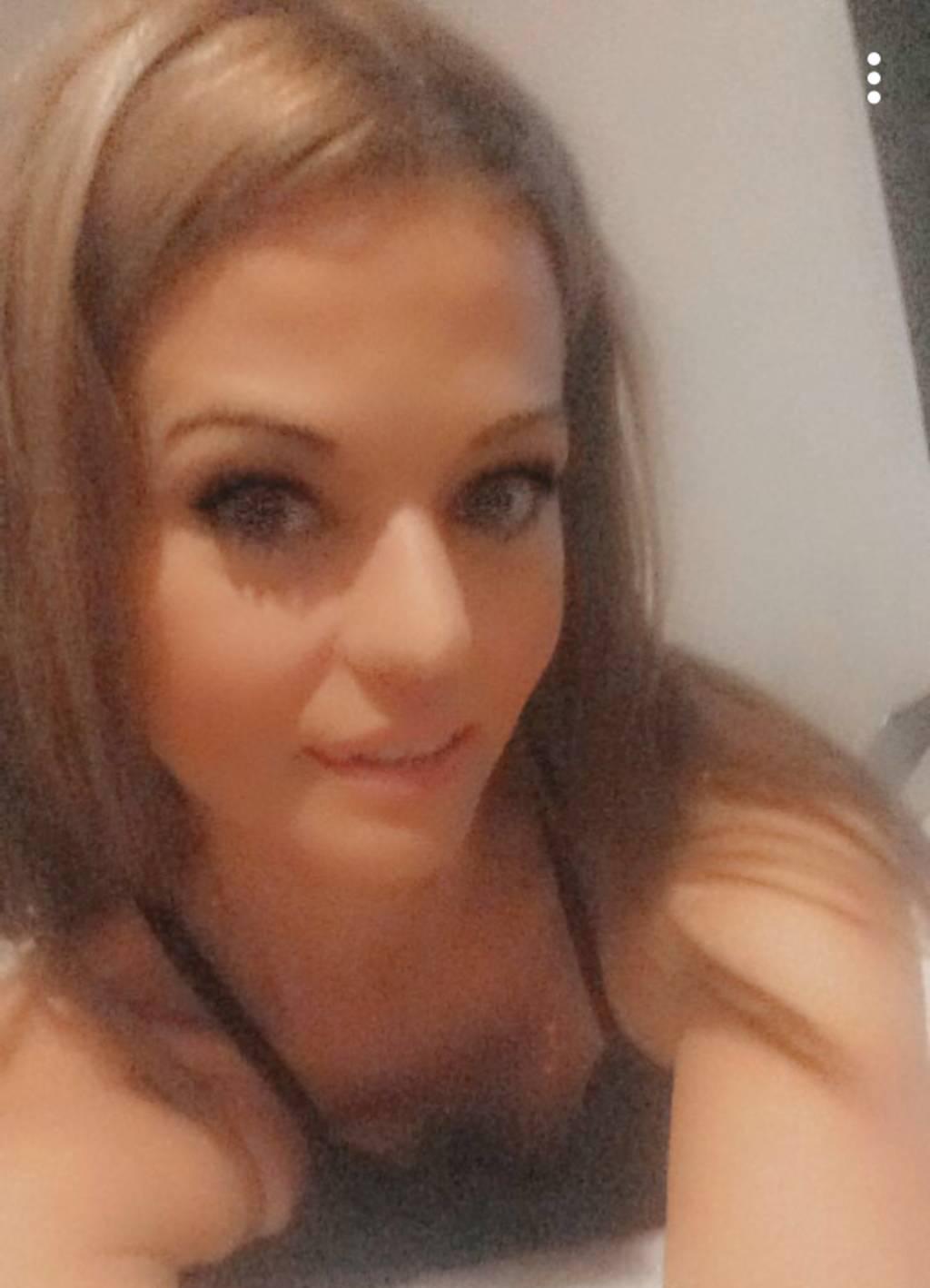 Sexy sweet your very wet plAymate