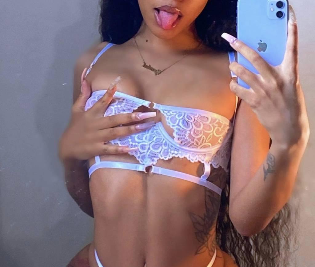 **NEW TO TOWN** Ashley, SWEET PETITE, little Freakk