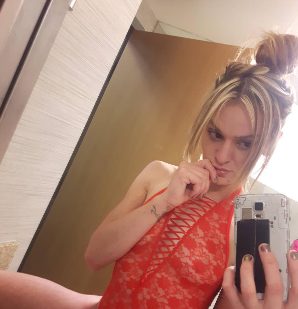 .•LillyFaye•.- --{5experience} gentlemen's #1 choice!