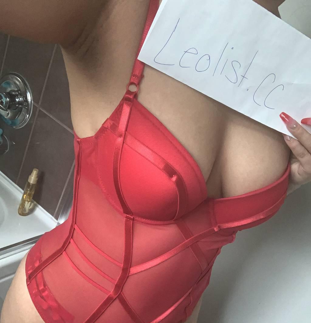 baddie sensuel little girl in town *100% real*incall